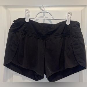 Lululemon black Speed Up low rise shorts 2.5” sz 8
